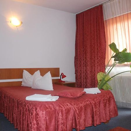 Riviera Valceana Bed & Breakfast Râmnicu Vâlcea Exterior foto