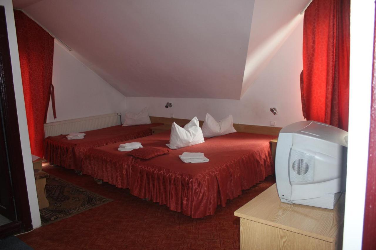 Riviera Valceana Bed & Breakfast Râmnicu Vâlcea Exterior foto