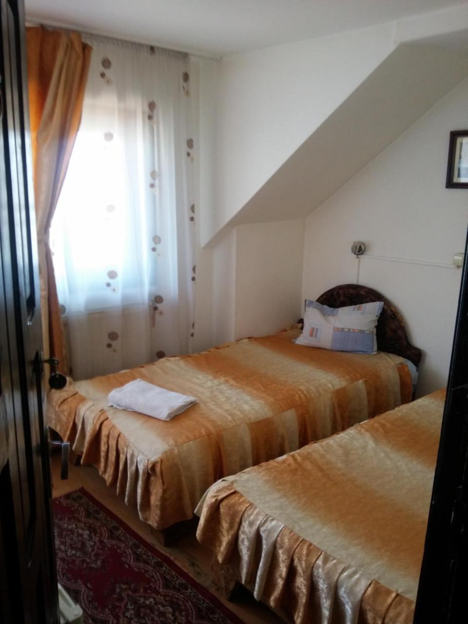 Riviera Valceana Bed & Breakfast Râmnicu Vâlcea Exterior foto