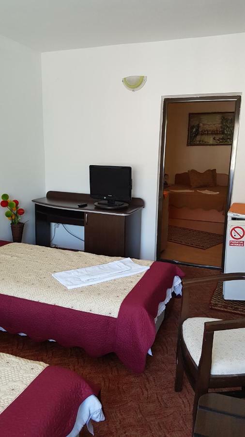 Riviera Valceana Bed & Breakfast Râmnicu Vâlcea Exterior foto