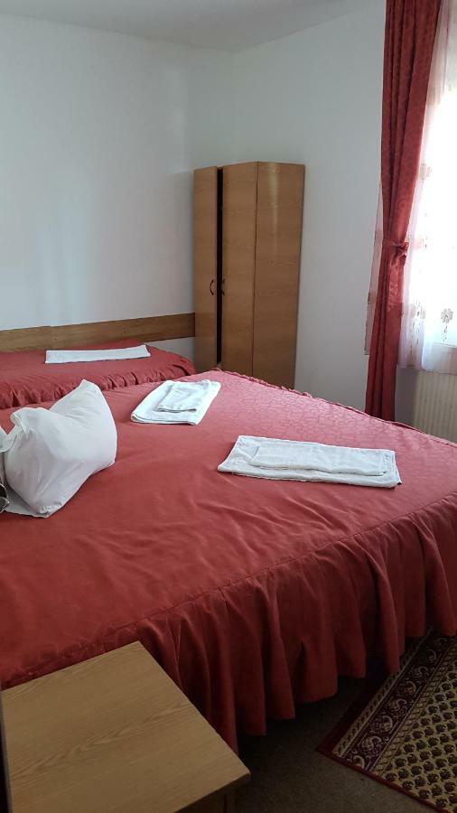 Riviera Valceana Bed & Breakfast Râmnicu Vâlcea Exterior foto