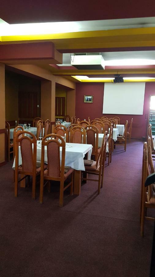 Riviera Valceana Bed & Breakfast Râmnicu Vâlcea Exterior foto