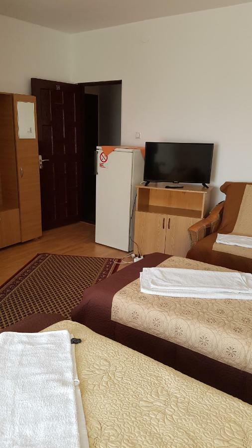 Riviera Valceana Bed & Breakfast Râmnicu Vâlcea Exterior foto